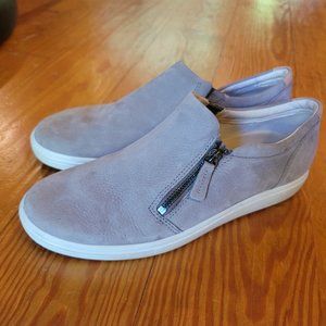 Ecco womens size 9 side zip sneaker